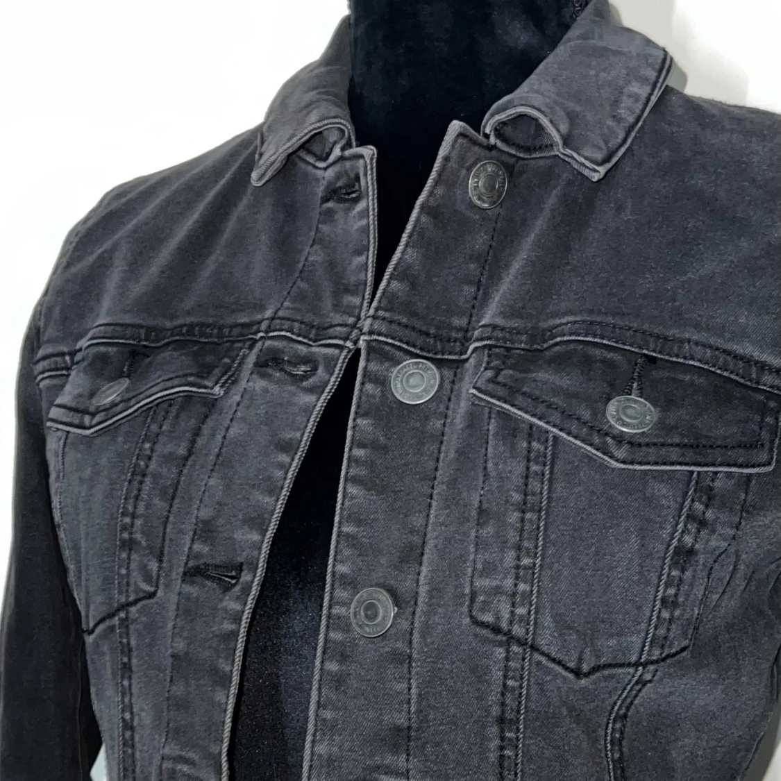 Svart jeansjacka - 2