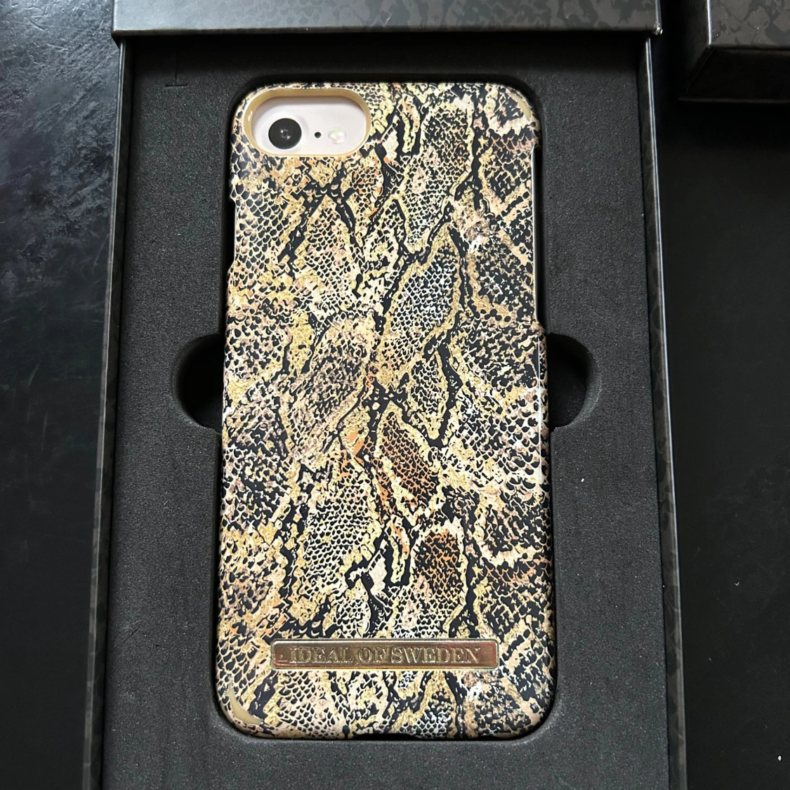 Mobilskal från iDeal of Sweden - 90