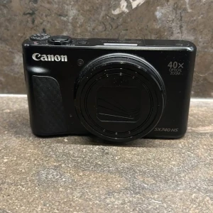 Canon powershot 740hs - Kameran är som ny kommer med en canon väska battery och laddare för mer info hör av er 