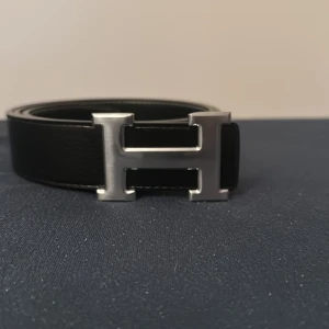 Bälte  - Super snyggt bälte längd 105 cm fraktar samma dag om du har några frågor tveka inte att skriva till mig 