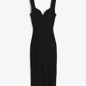 SÖKES  ribbad klänning H&M - SÖKES!! Söker efter denna ribbstickade klänning från H&M. I storlek S