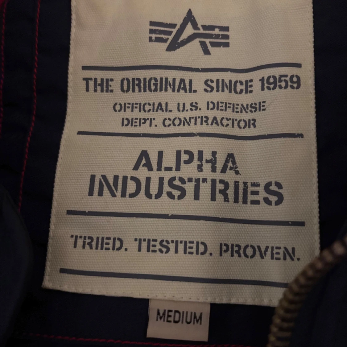 Blå bomberjacka från Alpha Industries - 2