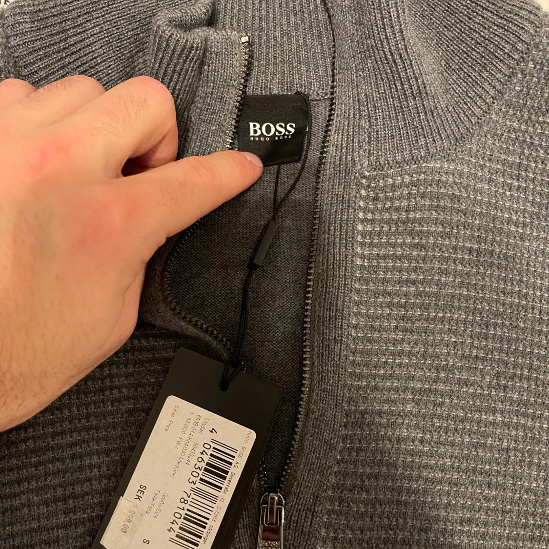 Grå tröja med dragkedja från BOSS - 91