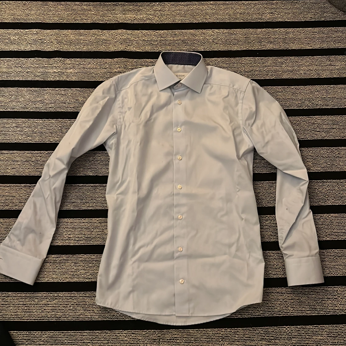 Ljusblå skjorta från Eton