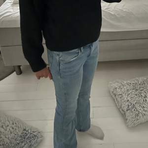 Bra skick  Blåa jeans  146