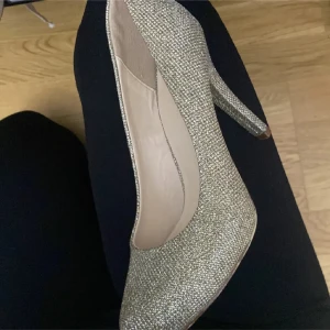 Klackar - Alla storlek 39/40