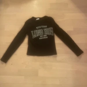 Zara top🩷 - Fin och snygg tröja. 🖤💙