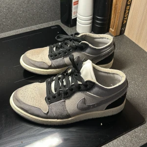 Jordan skor - Säljer nu mina Jordans köpta i USA. 