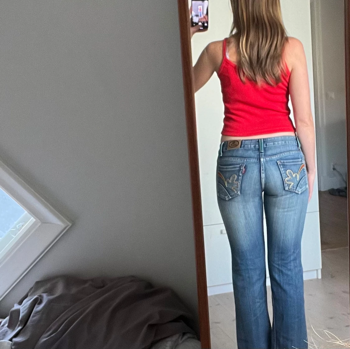 Vintage jeans med detalj på fickor - 2