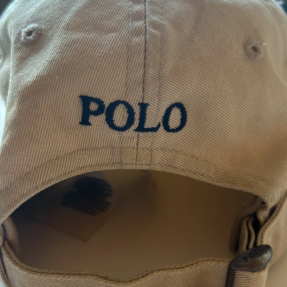 Beige ralph lauren keps. Nypris är 695. Bara att höra av dig om du undrar något.. Accessoarer.