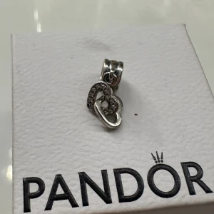 Pandora berlock - Jättefin berlock som man kan sätta på smycken💕pris kan diskuteras vid snabb affär💕
