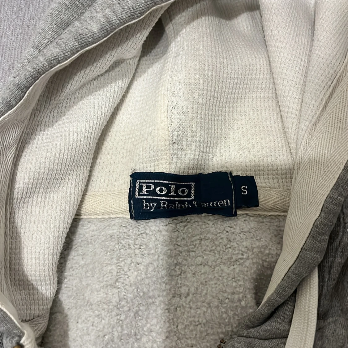 Grå hoodie från Polo Ralph Lauren - 90