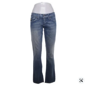 g-star jeans - jättefina lowwaist jeans från g-star, köpta på sellpy 💘 mycket bra skick, skriv vid frågor 💘
