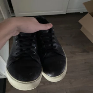 Lanvins  - Svarta läder lanvins säljes bra skick