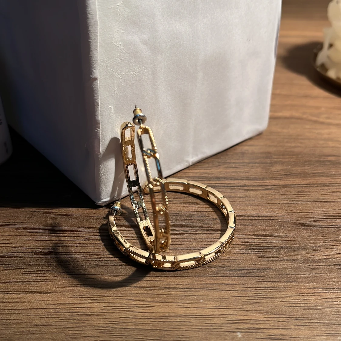 Guldiga hoops örhängen - 90