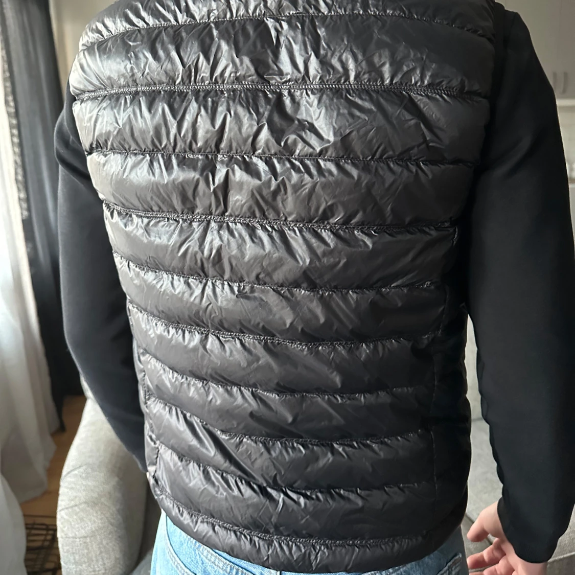 Svart dunväst från Emporio Armani - 91