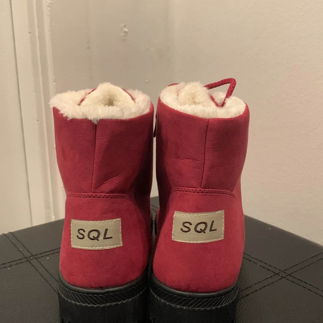 Röda boots med foder från SQL - 91