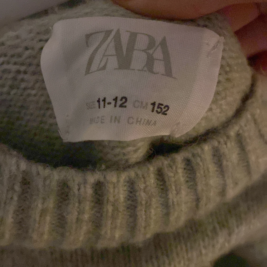 Stickad tröja  - 90