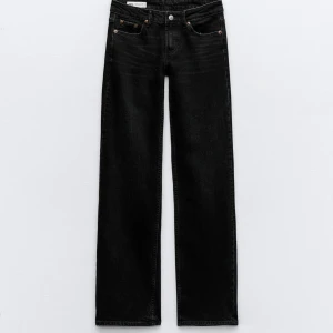Zara jeans - Säljer dessa skit snygga raka jeansen från zara, hemort oanvända!!