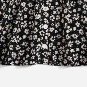 Blommig tjol för sommar❤️ - Den är är min systers tjol och den är jätte fint men hon har växt nu❤️