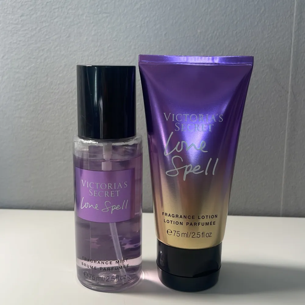 Mini Victoria secret body mist set. Knappt använda och kommer med en lotion till body misten😁😁 . Parfym.