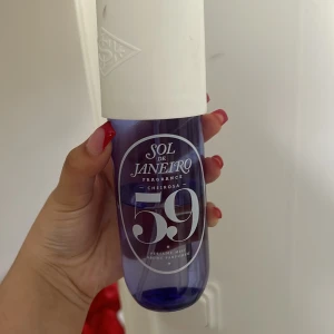 Sol de janeiro - 3 sol de jainero dofter 59 , 62 och 68an skriv för att diskutera pris  Och wow spray aldrig använd 