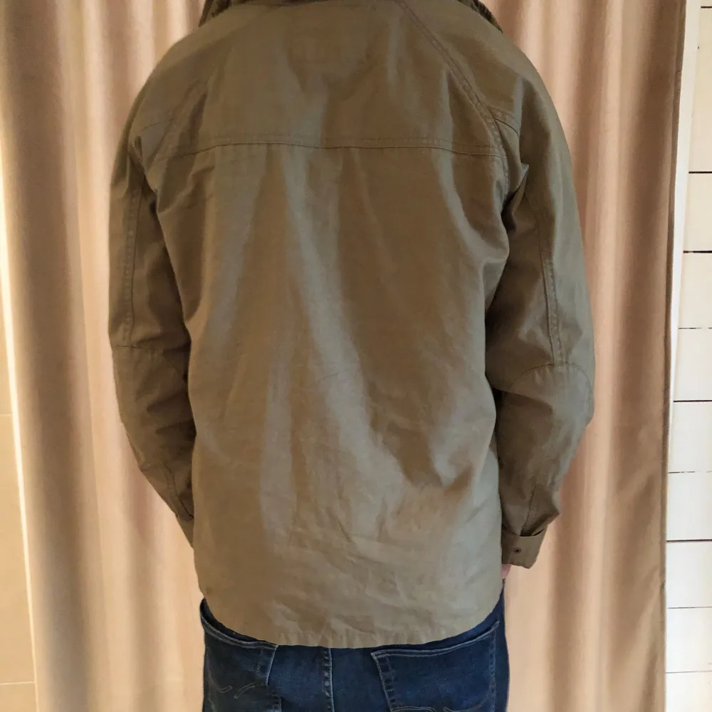 Säljer nu denna riktigt snygga fieldjacket för endast 400🤩. Jackor.