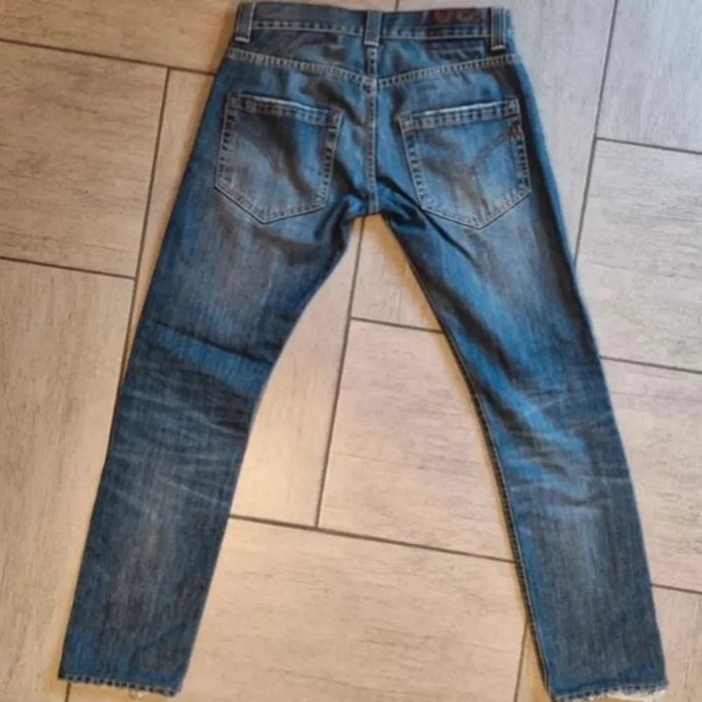 Dondup jeans i riktigt najs färg. Storlek 30. Skick 9/10. Pris 849.💙 slim passform. Jeans & Byxor.