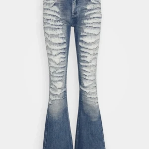 Jaded London jeans - Snygga blå bootcut jeans med coola slitningar framtill. Super coola, har använts 1 gång🩷minsta storleken 