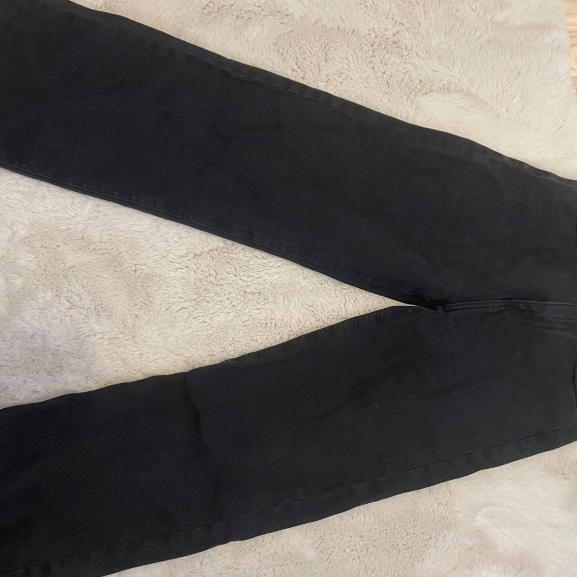 Svarta jeans från Gina Tricot  - 91