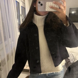 cos kappa - såå fin marinblå kappa från cos köpt för 1500kr