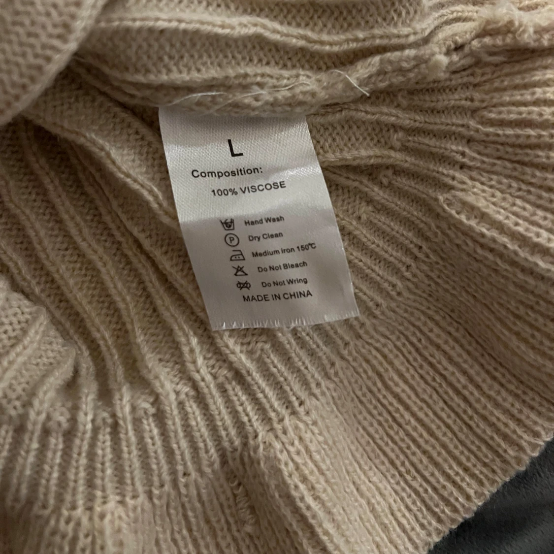 Beige ribbad tröja - 1