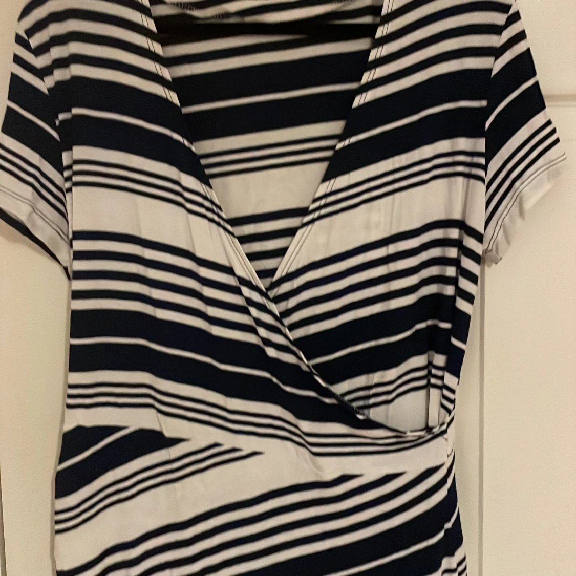 Egensydd Randig omlottklänning