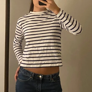 Randig tröja - Randig tröja från NA-KD i storlek xs