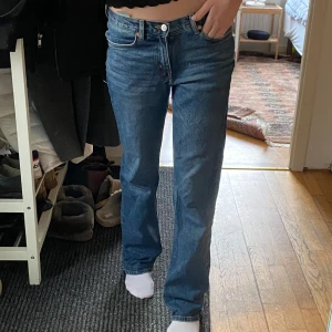 Blå jeans - Snygga blå Twig jeans från Weekday✨✨