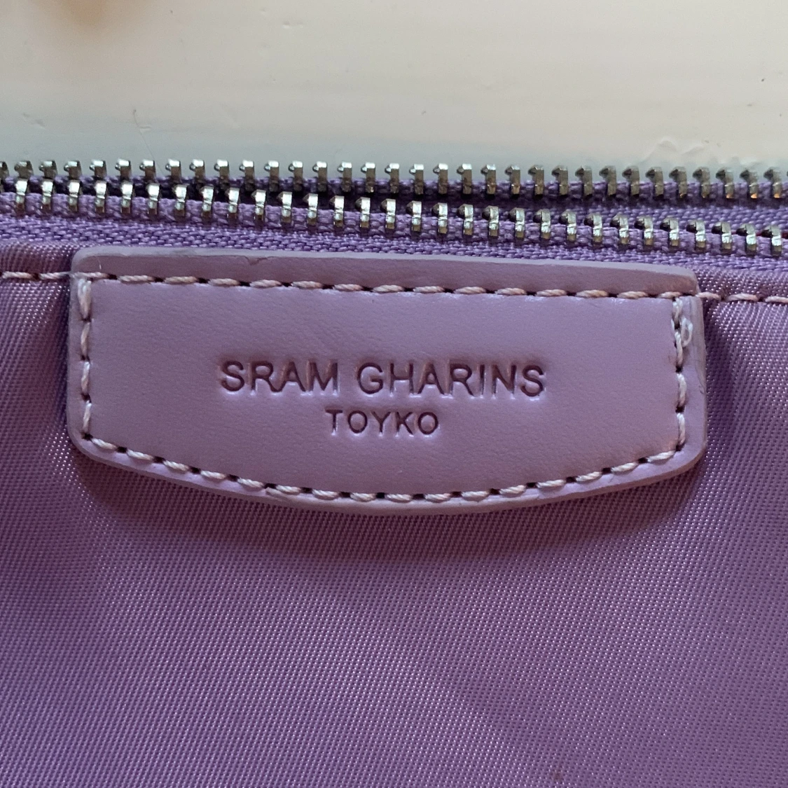 Lila axelväska från SRAM GHARINS - 90