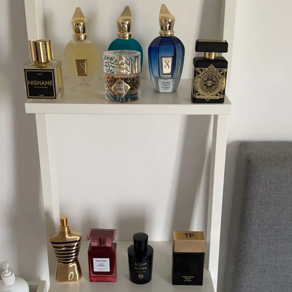 Xerjoff alla 3 för 1600kr styck! Aqua di parma 1300kr! Tom Ford Lost Cherry 1500kr Tom Ford Noir extreme 1400kr Nishane Ani 1600kr Initiow oud for greatness 1700kr Killian Angels share 1500kr Alla flaskor är 95-99% fulla och är 100ml (killian 50ml) . Parfym.