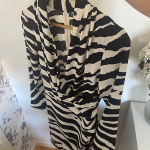 Hel oandvänd klänning från hm  - Oandvänd