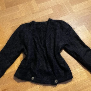 Tröja/kofta - Perfekt skick Vintage Strl 40 men upplever sen mer som s/38