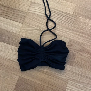 Svart top  - Svart top från zara 