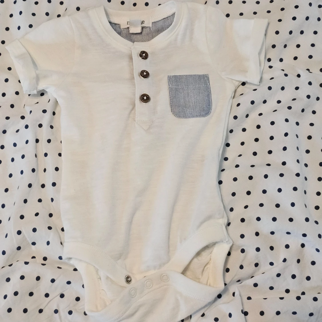 Newbie Baby white grandad collar body
