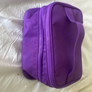 Säljer en Nacseärväska  - Jag säljer en Nasceärväska behöver inte har 2 andra och har ingen andning till den 