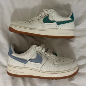 Nike Air Force 1 ’07 LXX - Endast använda ett par gånger!