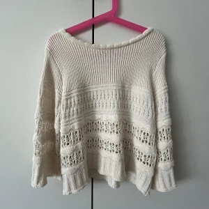 Mango trekvärtsarm tröja  - Säljer den här jättefina mango tröjan som är trekvärmtsarm. Superfin och perfekt inför skolstarten och hösten. Köpte förra året. ❤️❤️