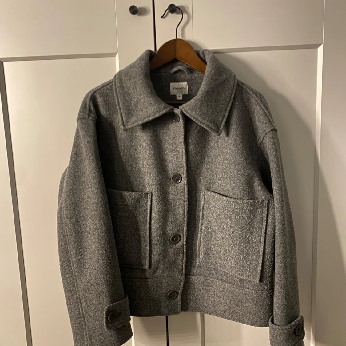 Snygg grå kappa