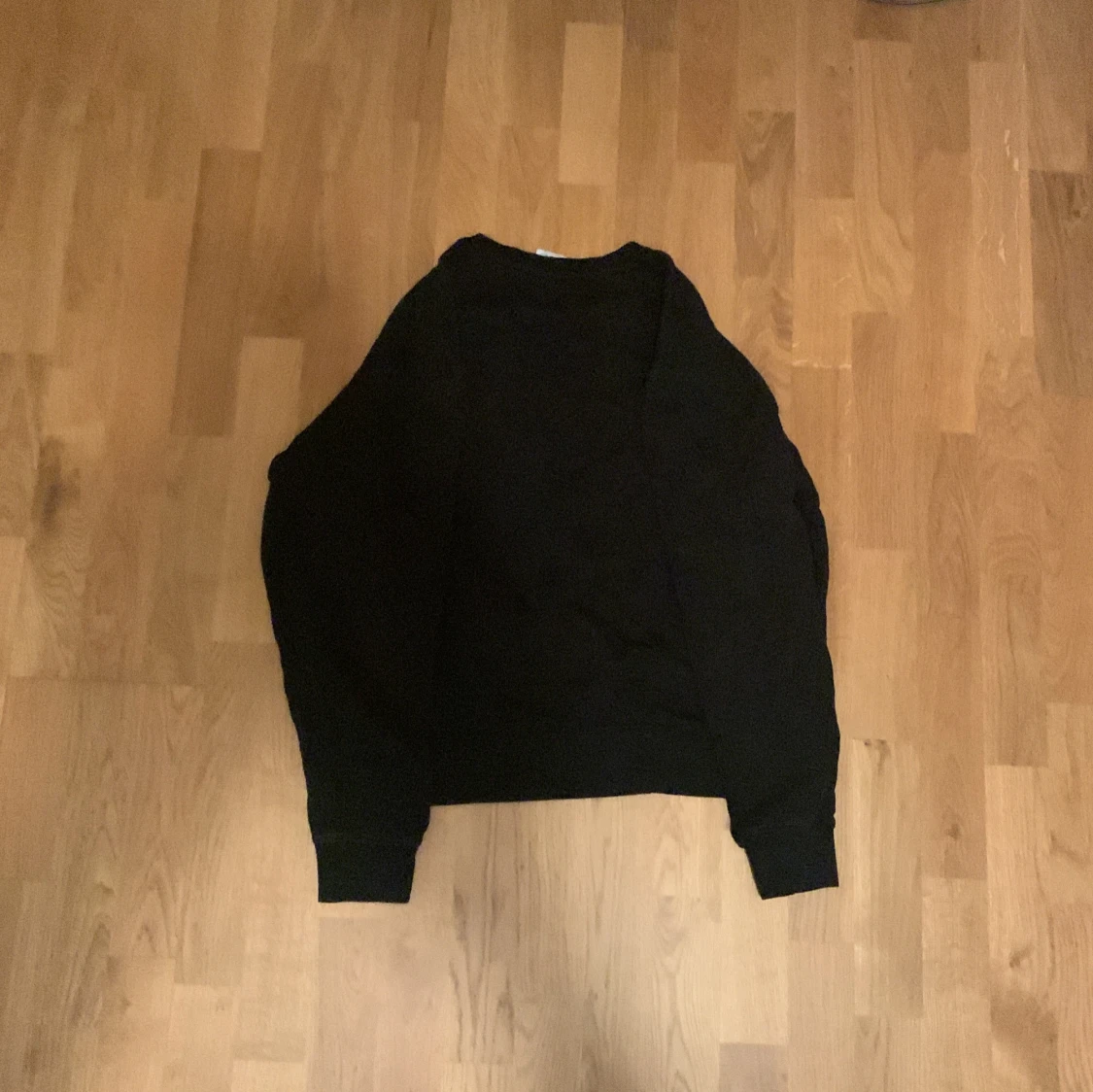 Svart långärmad tröja - 1