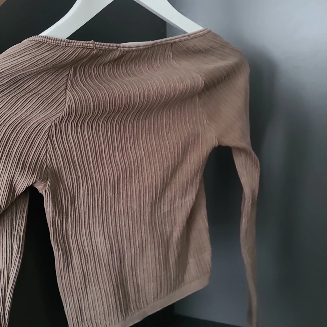 RIbbad topp från Stradivarius - 3