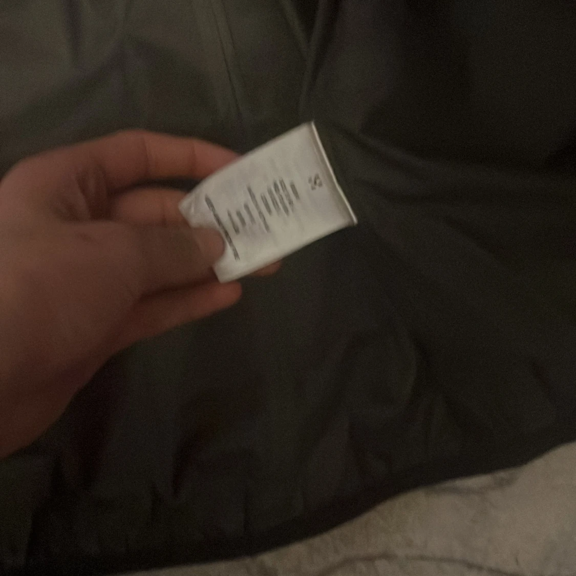 Svart vindjacka från Haglöfs priset kan diskuteras  - 3