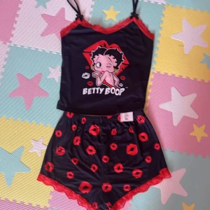 Betty Boop pyjamas-set - Supergullig pyjamas som jag tyvärr aldrig använt