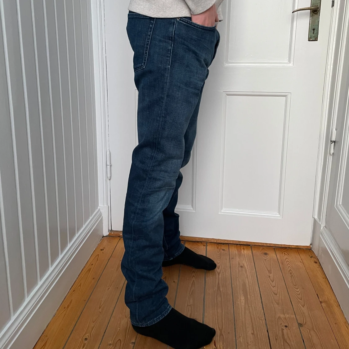 Mörkblå jeans från Hugo boss  - 2